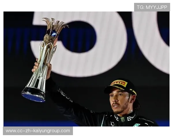 F1美国大奖赛：梅赛德斯车队发力，汉密尔顿重夺冠军